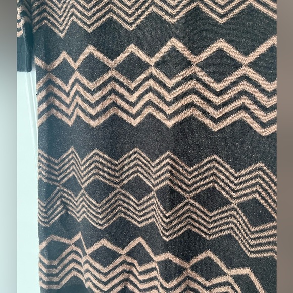 MAX Studio Pretty Dress - Picture 3 of 4